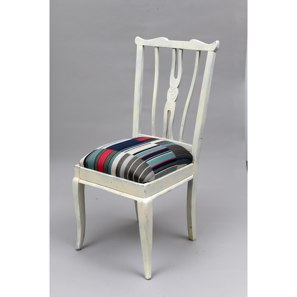 כסא עץ מרופד | כסא וינטג’ מיוחד | כסא רטרו עם ריפוד צבעוני