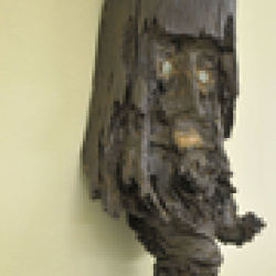 פסלון עץ, נזיר מזוקן