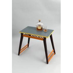 שולחן קטן | שולחן צד מעץ | שולחן צד צבעוני | שולחן קטן לסלון |