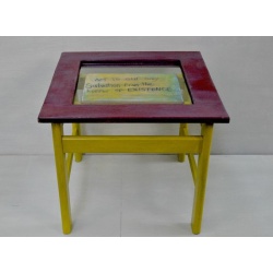 שולחן קטן | שולחן צד | שולחן צבעוני | רעיונות לעיצוב | שולחן מדליק | רעיון למתנה | מתנה לבית | רעיון לעיצוב | עיצוב הבית |