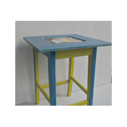 שולחן קטן | שולחן צד | שולחן צבעוני | רעיונות לעיצוב | שולחן מדליק | רעיון למתנה | מתנה לבית | רעיון לעיצוב | עיצוב הבית |