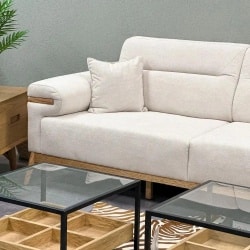 LIMA | ספה מפנקת לסלון עם הטבעת עץ ייחודית שמנת / 170 ס”מ – דו מושבית