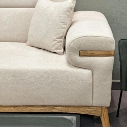 LIMA | ספה מפנקת לסלון עם הטבעת עץ ייחודית שמנת / 260 ס”מ – ספה גדולה