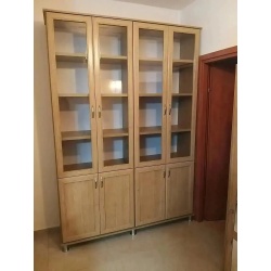 RIVKA | ארון ספרים איכותי מעץ סנדוויץ׳ עם דלתות זכוכית ובמת רגליים 280 ס״מ – 7 דלתות